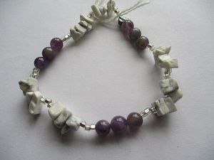 White Howlite and Amethyst Stretchy Bracelet